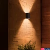Kép 2/2 - Philips Hue Resonate kültéri fekete fali lámpa, lefelé és felfelé világít, White and Color Ambiance, 2x8W, 1200lm, RGBW 2000-6500K, IP44, 1746430P7