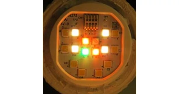 Hue Hétfő 20: Szétszedtünk egy Philips Hue  GEN3 fényforrást, megnéztük a színkeverését.