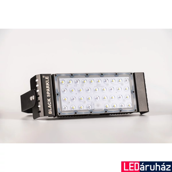 Ledium Black Sparkle® növénynevelő LED lámpa, teljes spektrumú, IP65, 140°, 230V / 100W / 250 µmol/s, 0-10V szabályozható