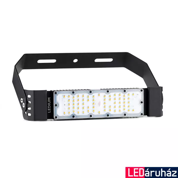 Ledium Black Sparkle® növényvilágító LED lámpa, teljes spektrumú, 230V / 55W / IP65, 90°, 128 µmol, állítható kengyelen